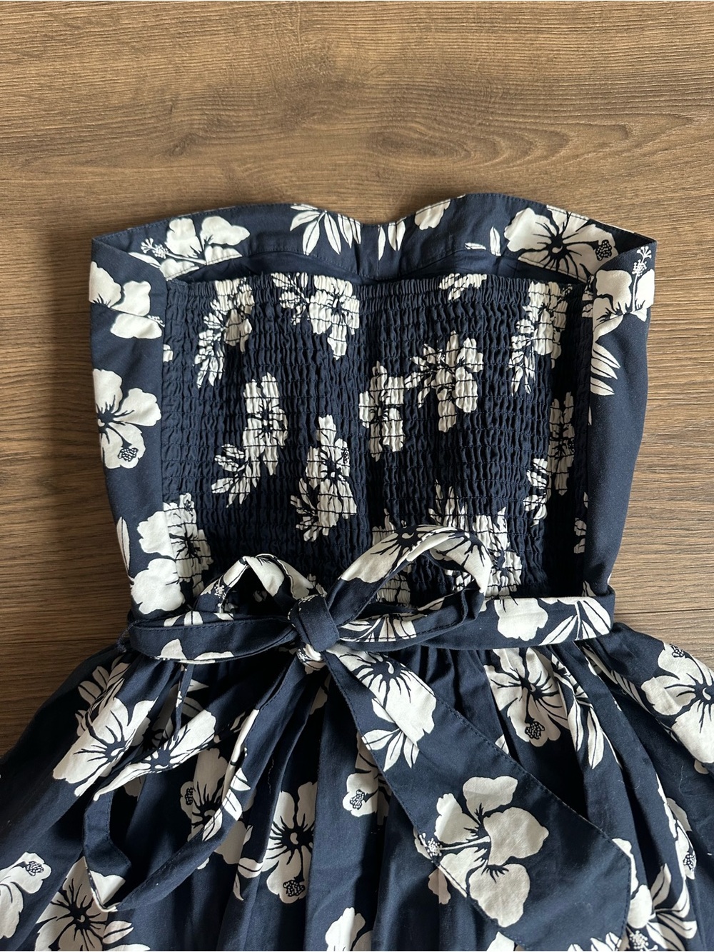 Y2K Hollister Navy and White Floral Strapless Sundress - Picture 4 of 6